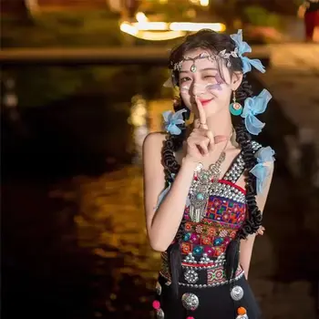 Китайские характеристики Платья принцессы Хани Xishuangbanna Brigade Shot Комплект платьев для китайских народных танцев для женщин специального назначения