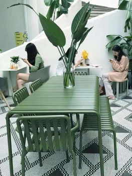 Комбинация стола и стула во дворе на открытом воздухе Современное искусство Кафе с восемью Бессмертными столами на открытом воздухе Балкон Простое кресло Изображение 2