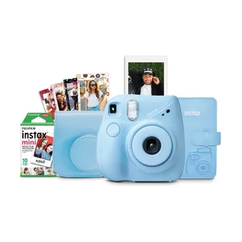 Комплект Fujifilm INSTAX Mini 7+ (пленка в 10 упаковках, альбом, чехол для фотоаппарата, наклейки), светло-голубой, в совершенно новом состоянии.