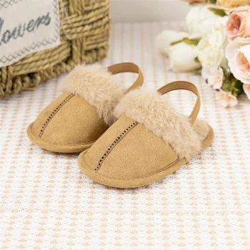 Сандалии для маленьких девочек, милые плюшевые лоскутные туфли принцессы на плоской подошве, повседневная прогулочная обувь для новорожденных Изображение 2